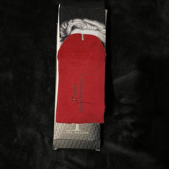 NIB Black & Red Marilyn Monroe Socks - Picture 4 of 6